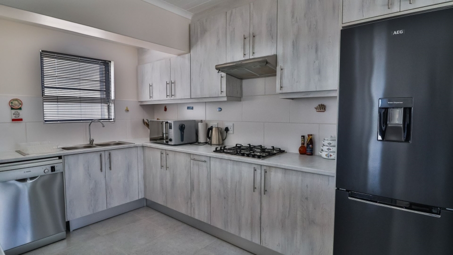 2 Bedroom Property for Sale in Harbour Heights Western Cape